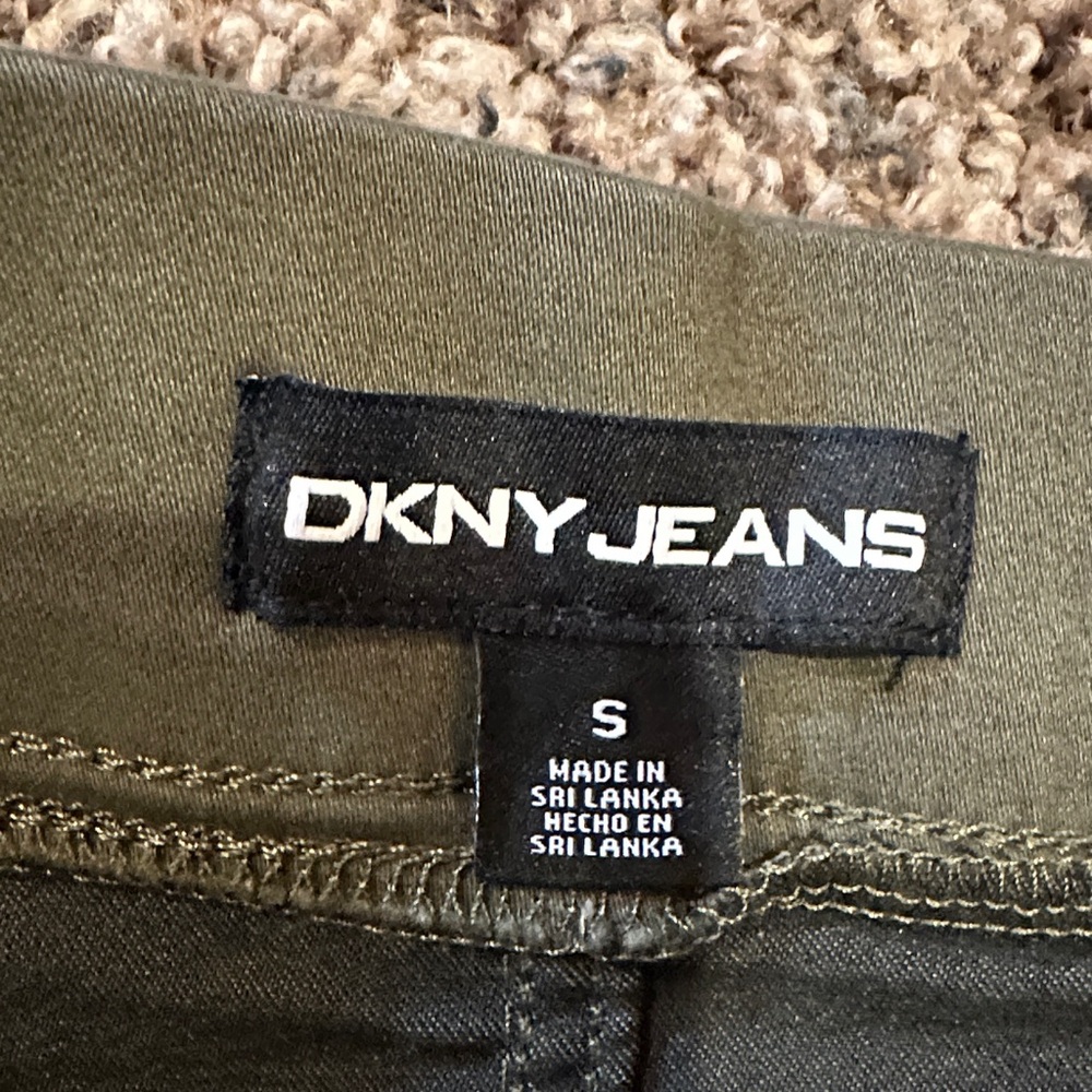 DNKY Jeans Olive Green Pull on Shorts S NWT Comfort Stretch - Picture 6 of 6